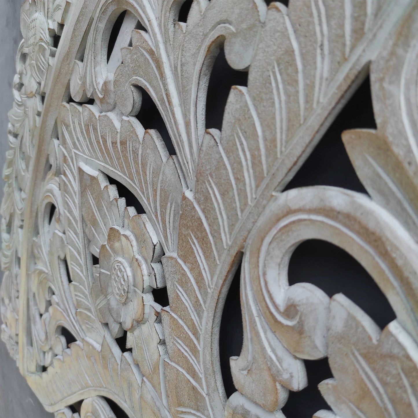 Carved Bed Headboard "Ayunina" - Antic Wash