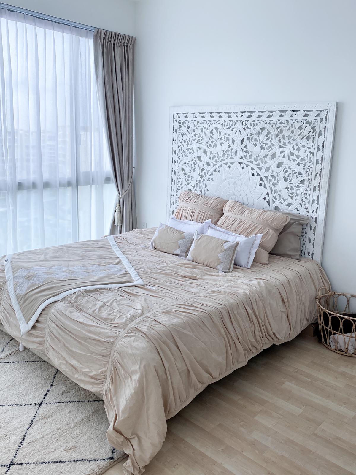 Carved Full Bed Headboard "Raflessia" - White