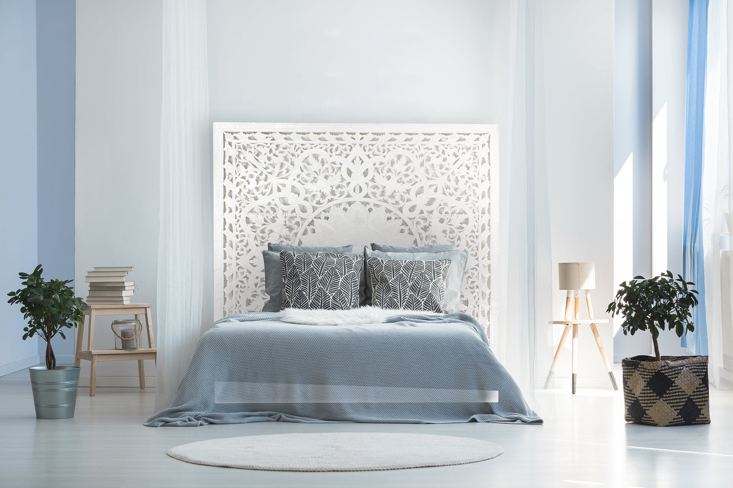 Carved Full Bed Headboard "Raflessia" - White