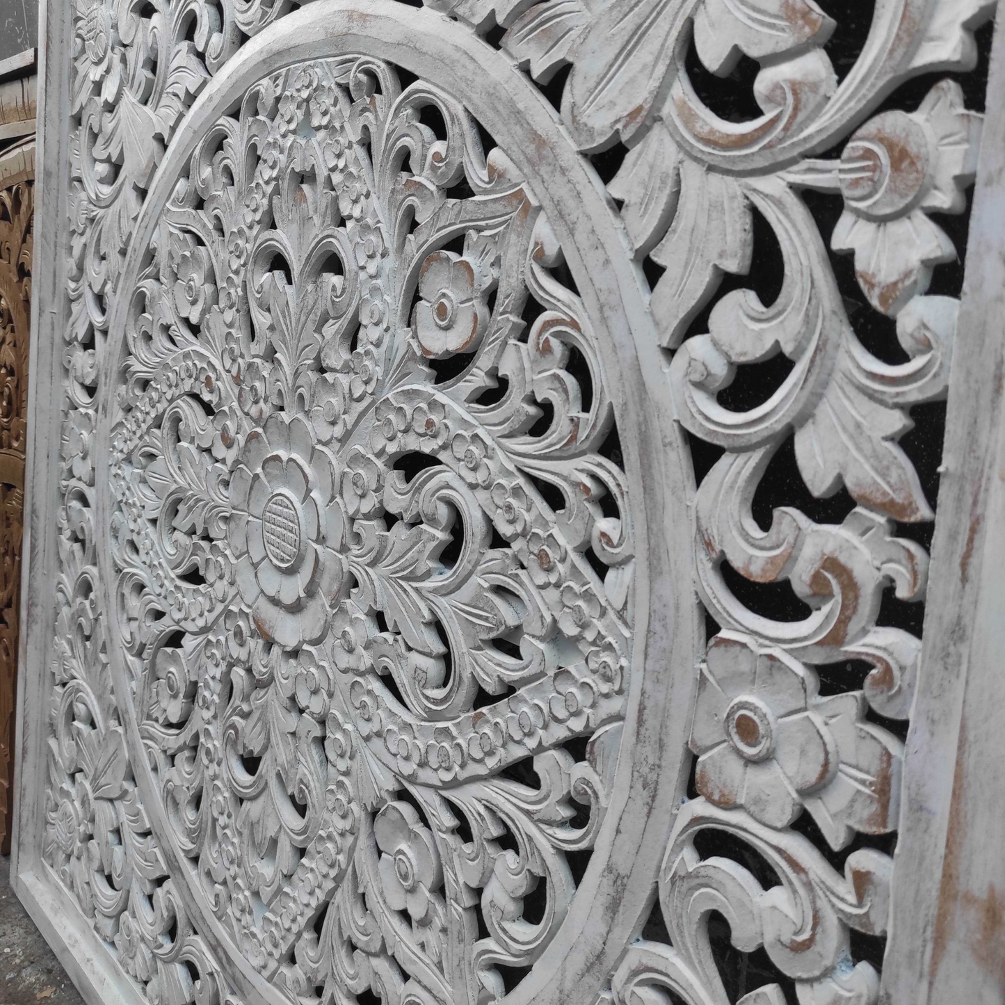 Carved Decorative Panel "Ceningan" - 40x40 inches - White Wash
